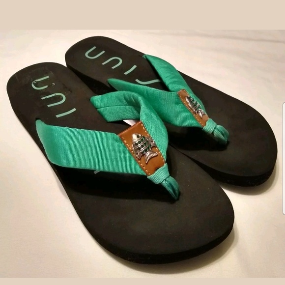 Unisa Women's Flip Flops Sandals - Picture 3 of 5